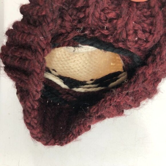 Strings  & Things crochet toque burgundy chevron Pom Pom beanie (toque) - Picture 6 of 10